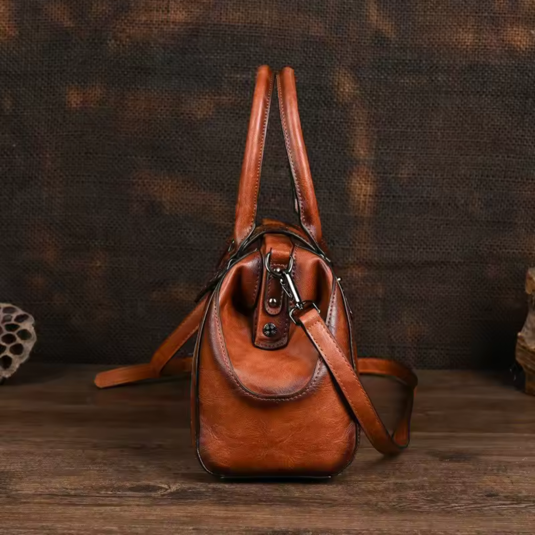 Florina - Handtasche aus Leder mit Gravur und floralem Muster
