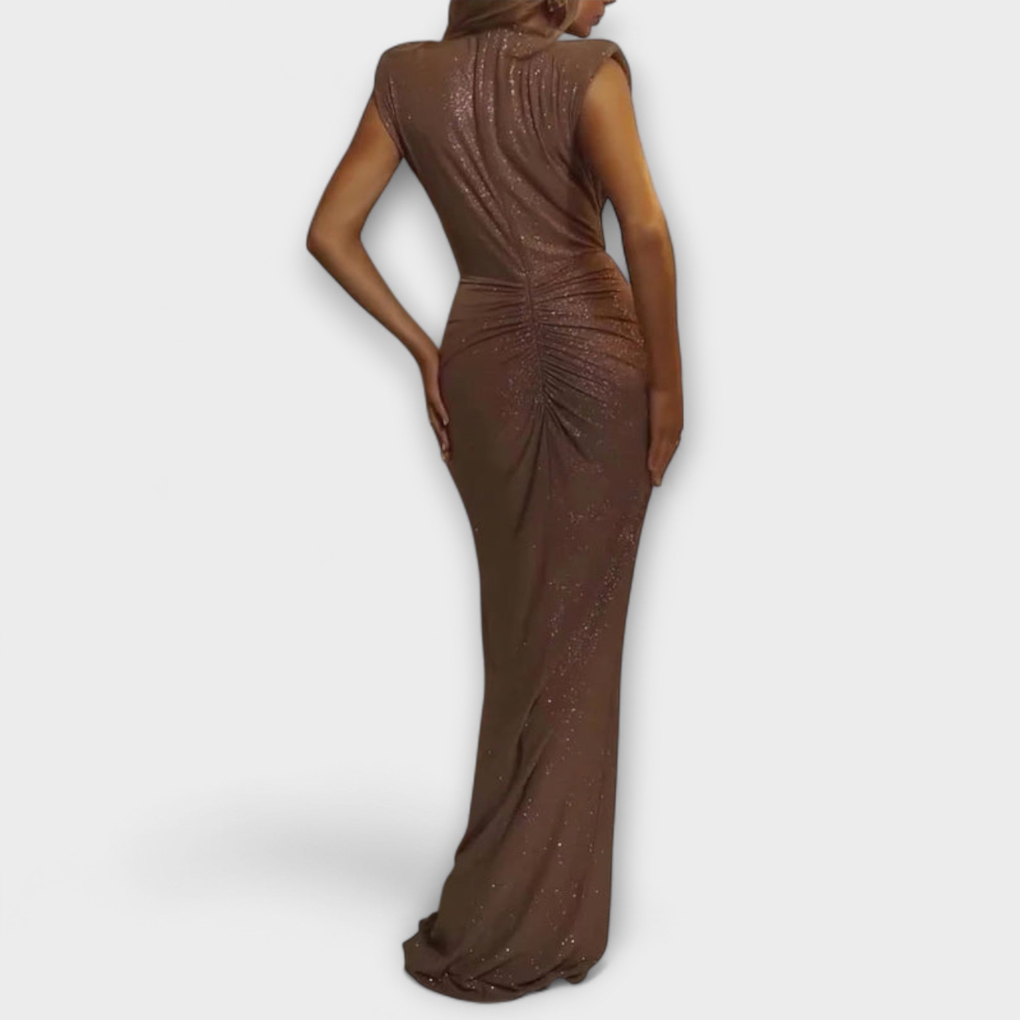 Der Produkttitel bleibt unverändert: "Thea - Maxikleid mit tiefem V-Ausschnitt".