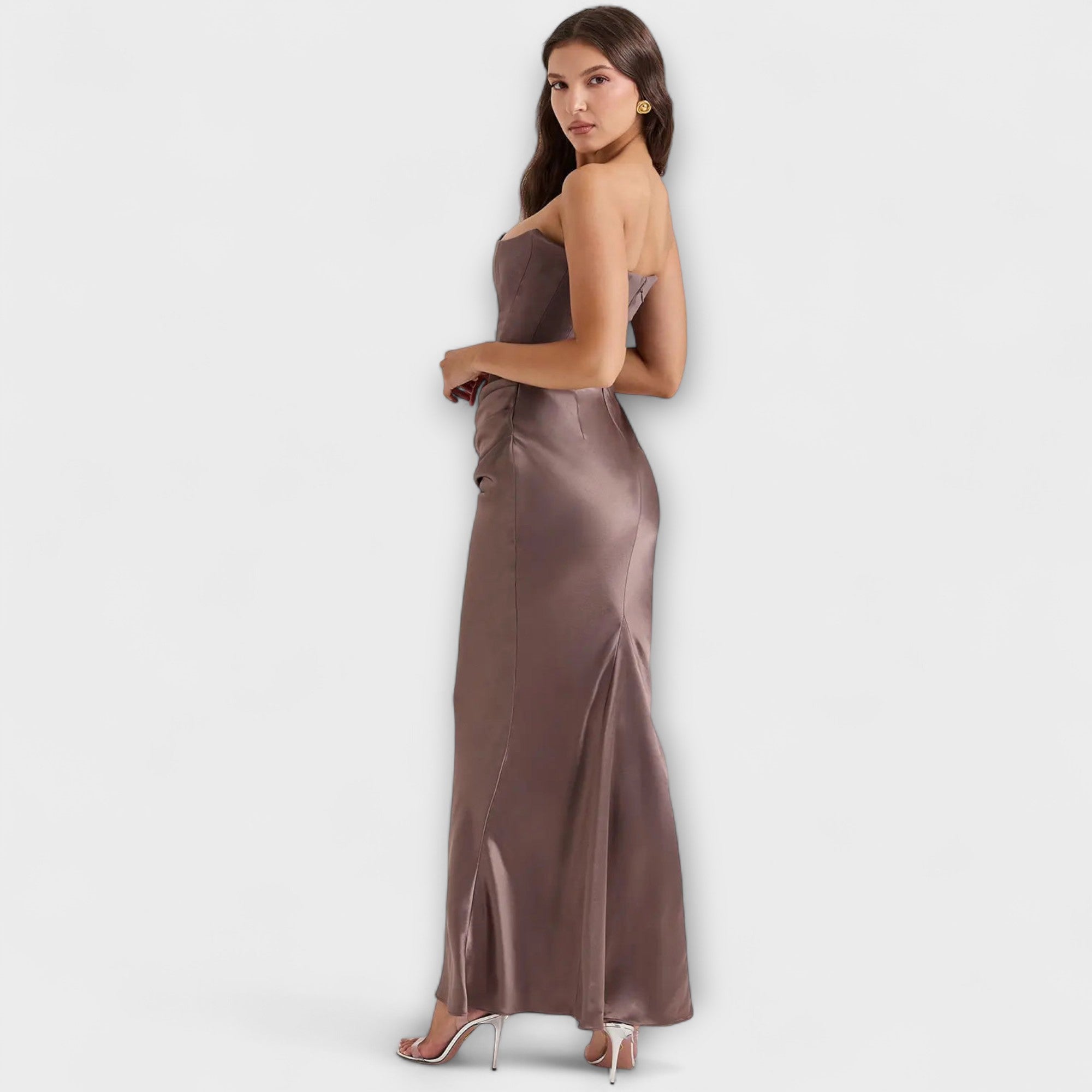 Schulterfreies Satin-Maxikleid mit Drapierung