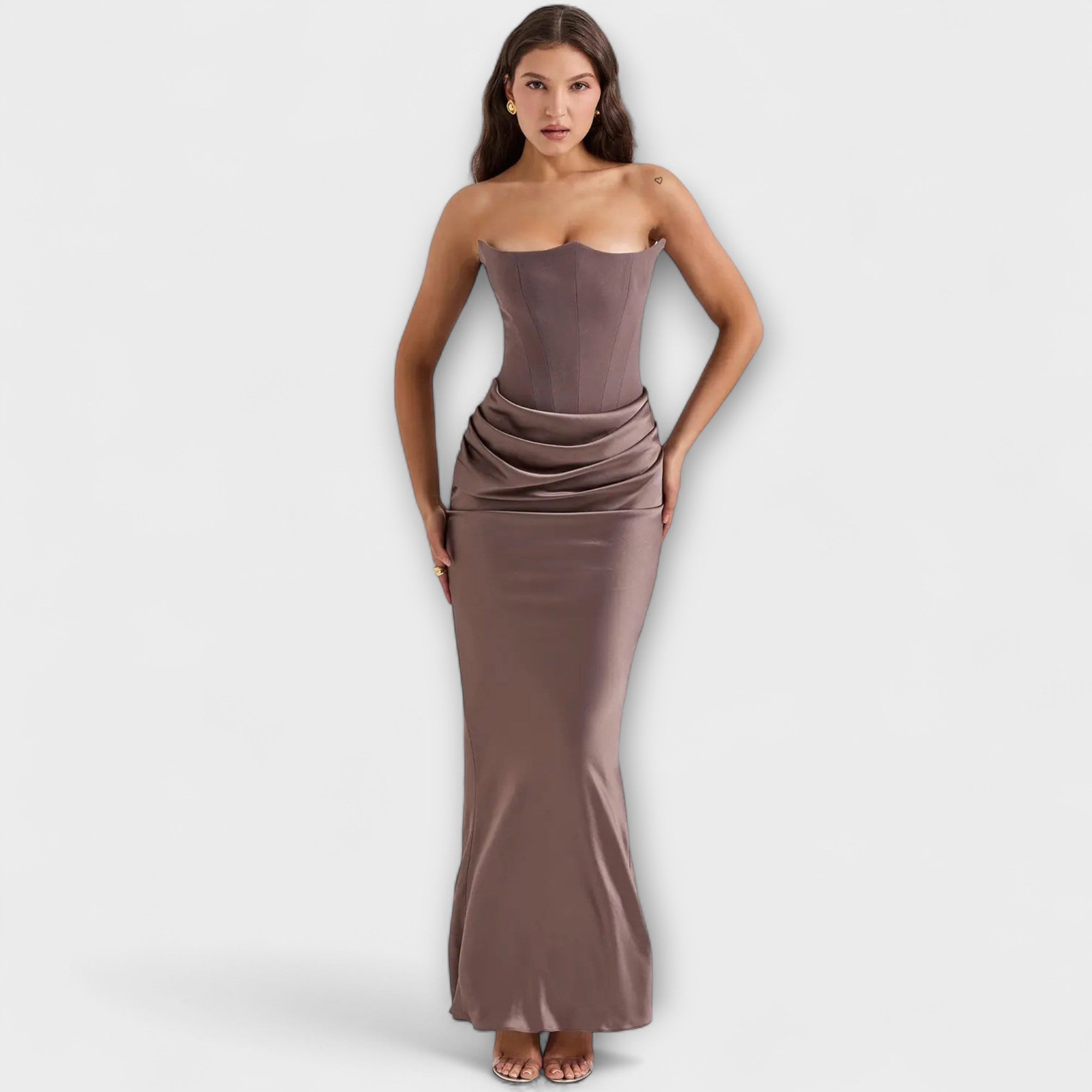 Schulterfreies Satin-Maxikleid mit Drapierung